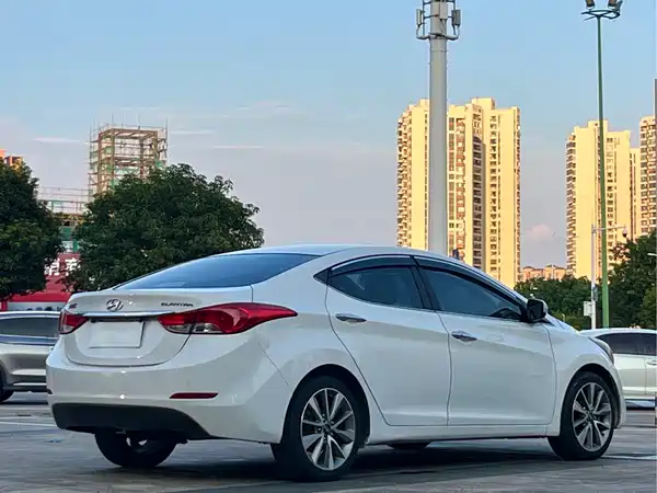 Hyundai Elantra Langdong 2015