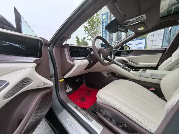 Denza Z9GT 2025