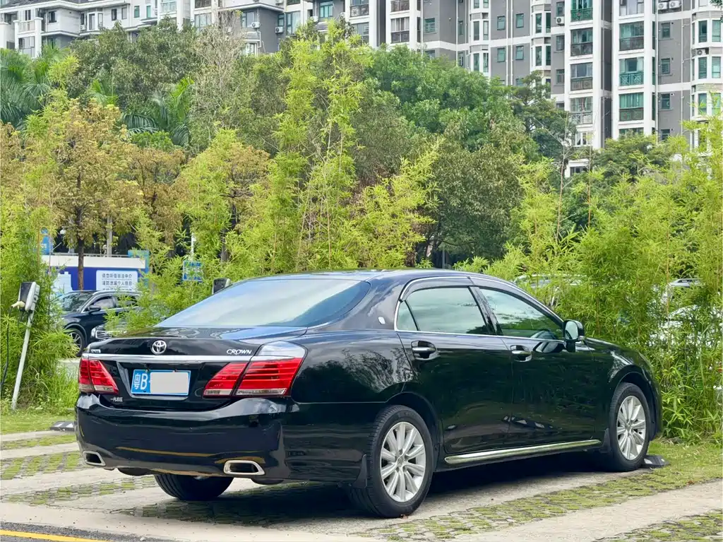 Toyota Crown 2014 — фото 9