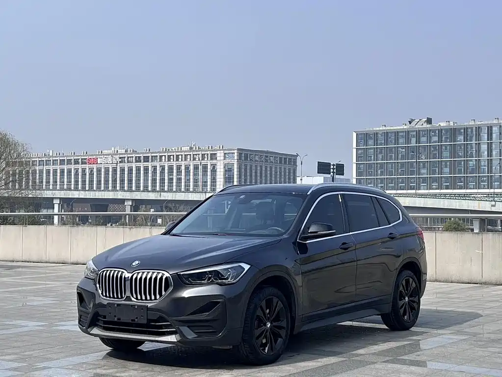 BMW X1 2021 — фото 1