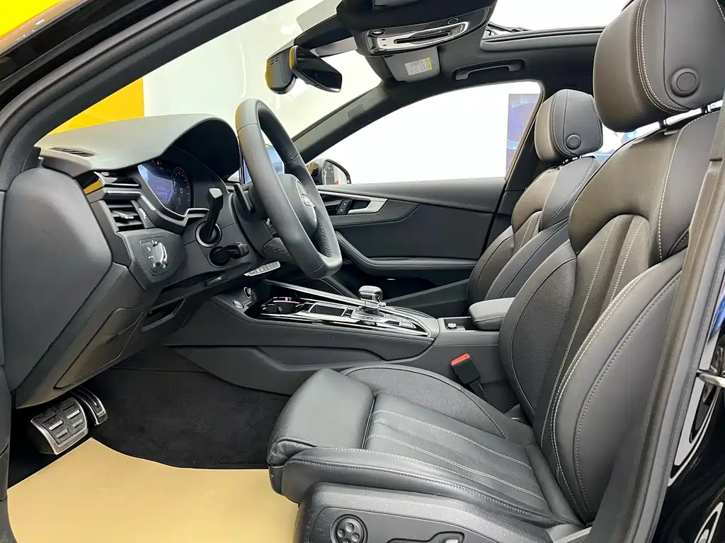 Audi A4L 2023