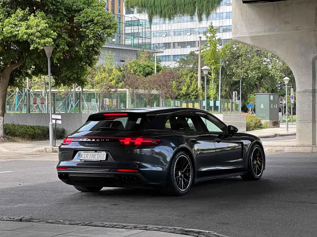 Porsche Panamera 2018 — фото 23