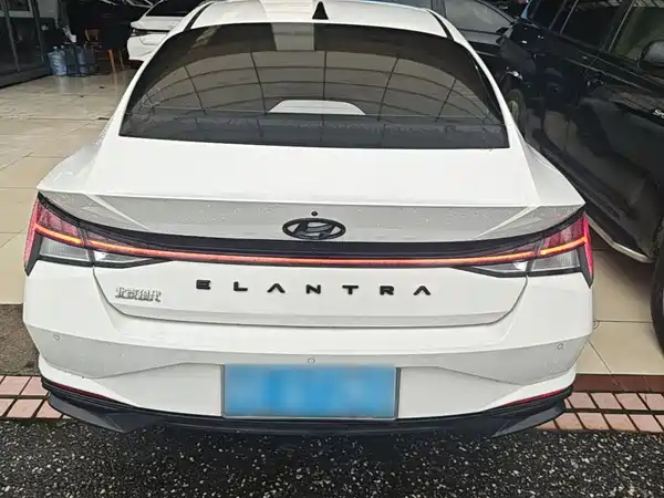 Hyundai Elantra 2023