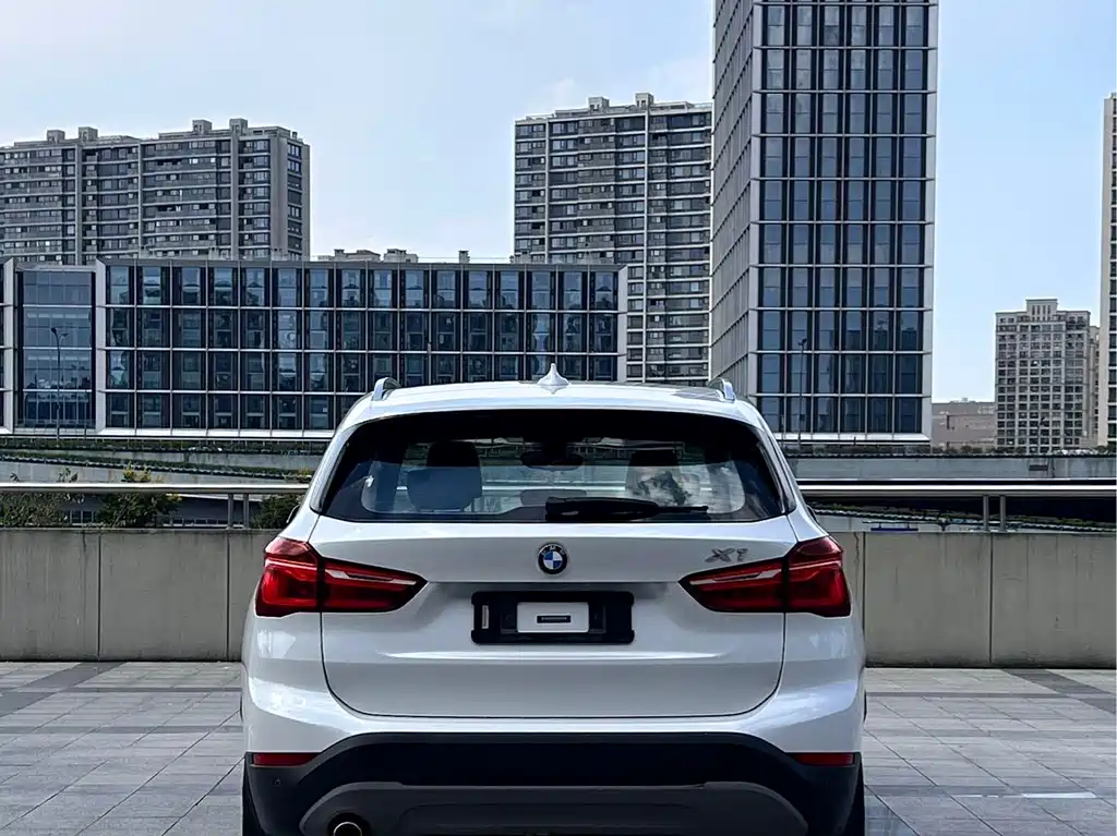 BMW X1 2018 — фото 15