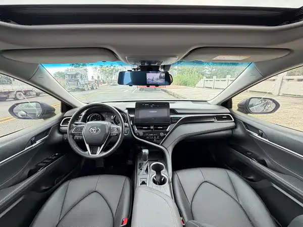 Toyota Camry 2021