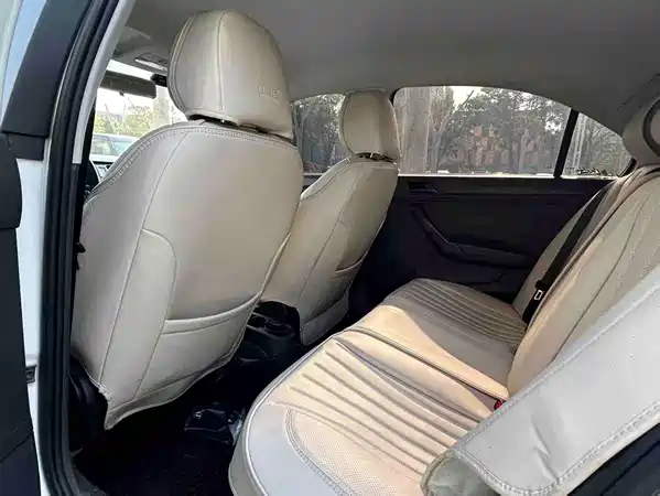 Volkswagen Santana 2015