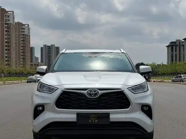 Toyota Highlander 2025
