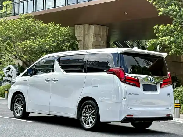 Toyota Alphard 2022