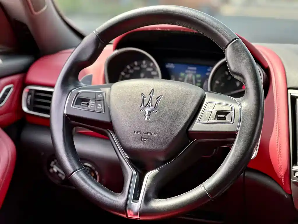 Maserati Levante 2020 — фото 8