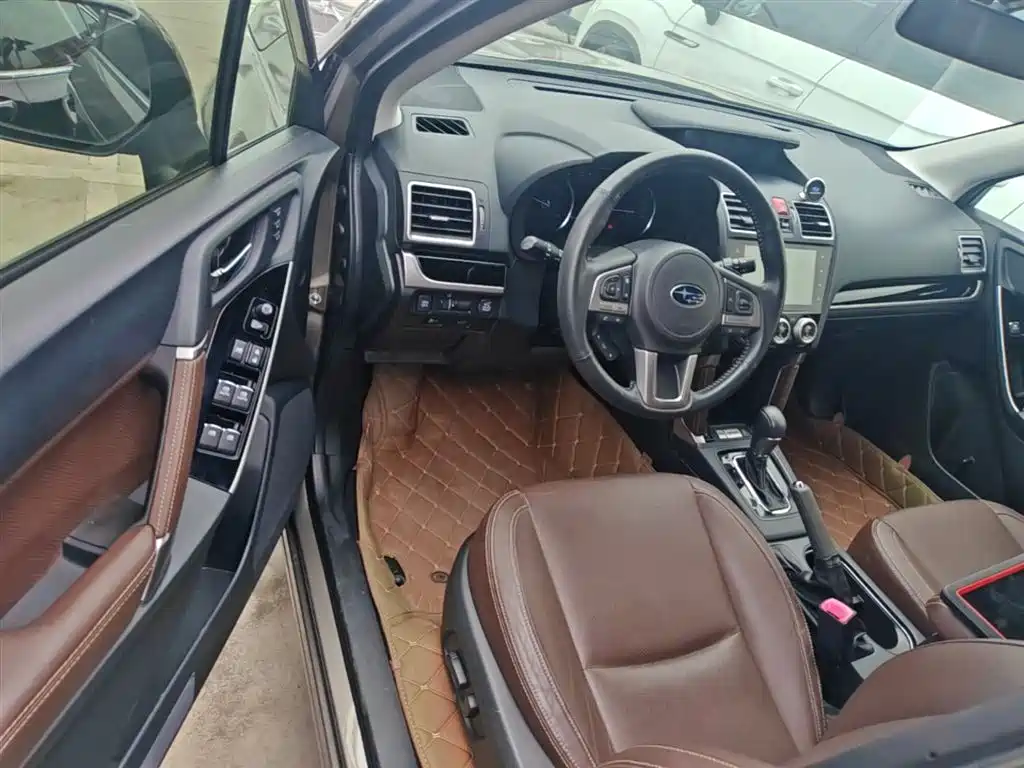 Subaru Forester 2017 — фото 16
