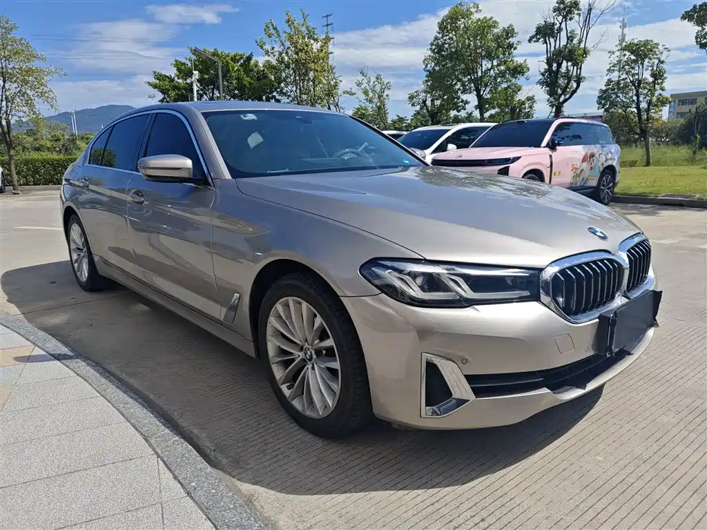 BMW 5 Series 2022 — фото 2