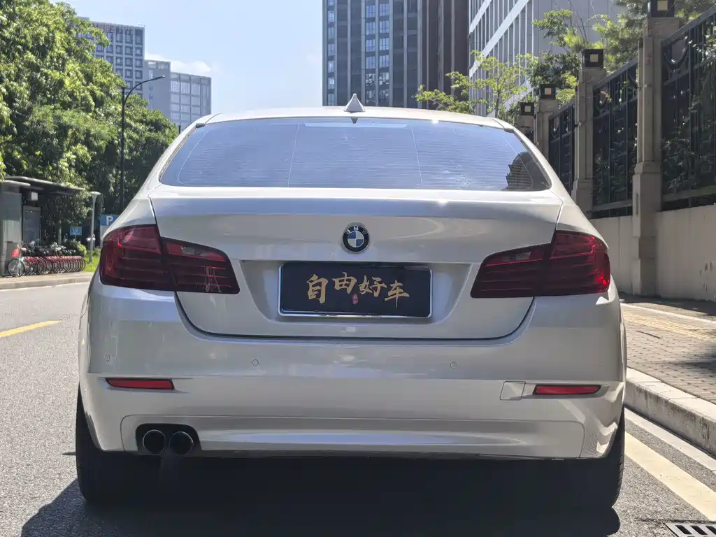 BMW 5 Series 2014 — фото 20