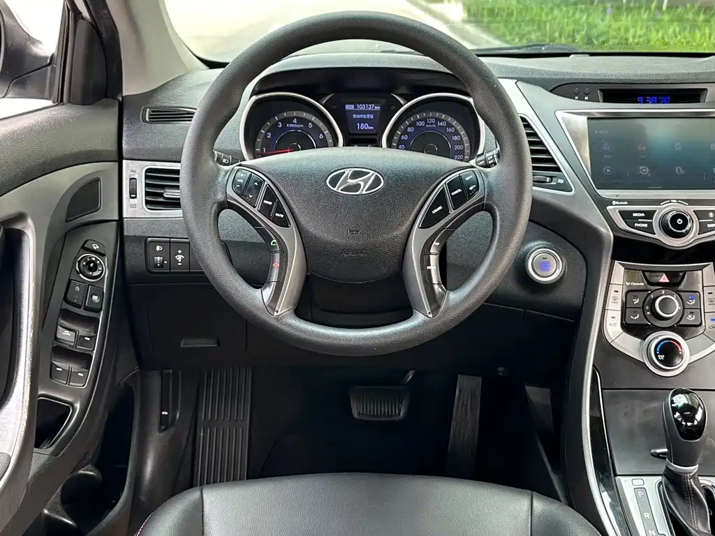 Hyundai Elantra Langdong 2016 — фото 31