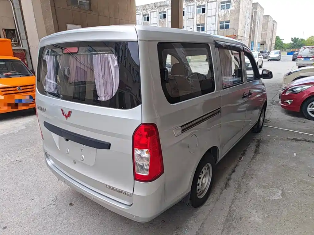 Wuling Rongguang V 2016 — фото 7
