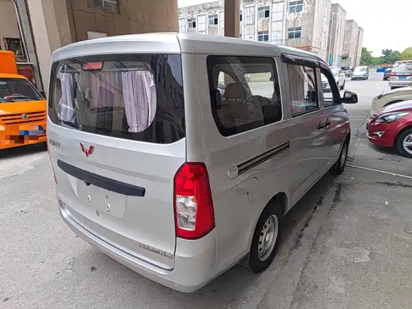 Wuling Rongguang V 2016