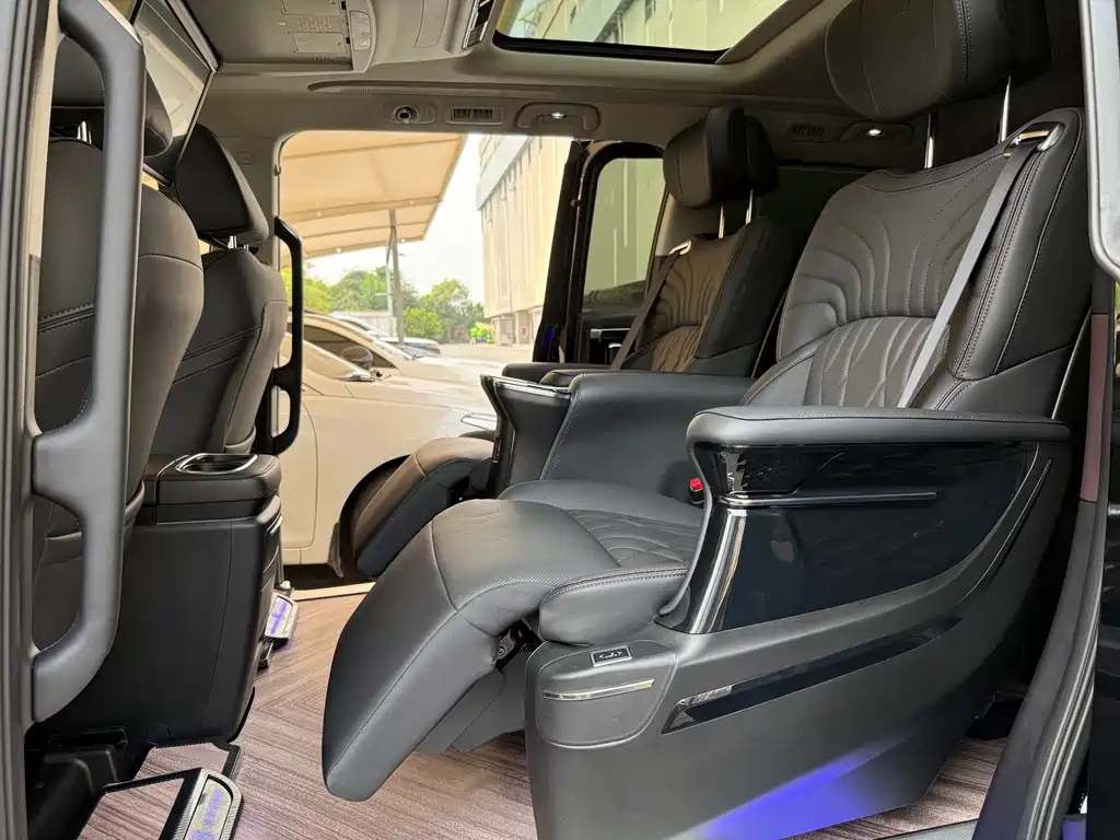 GAC Motor Trumpchi M8 2025 — фото 10