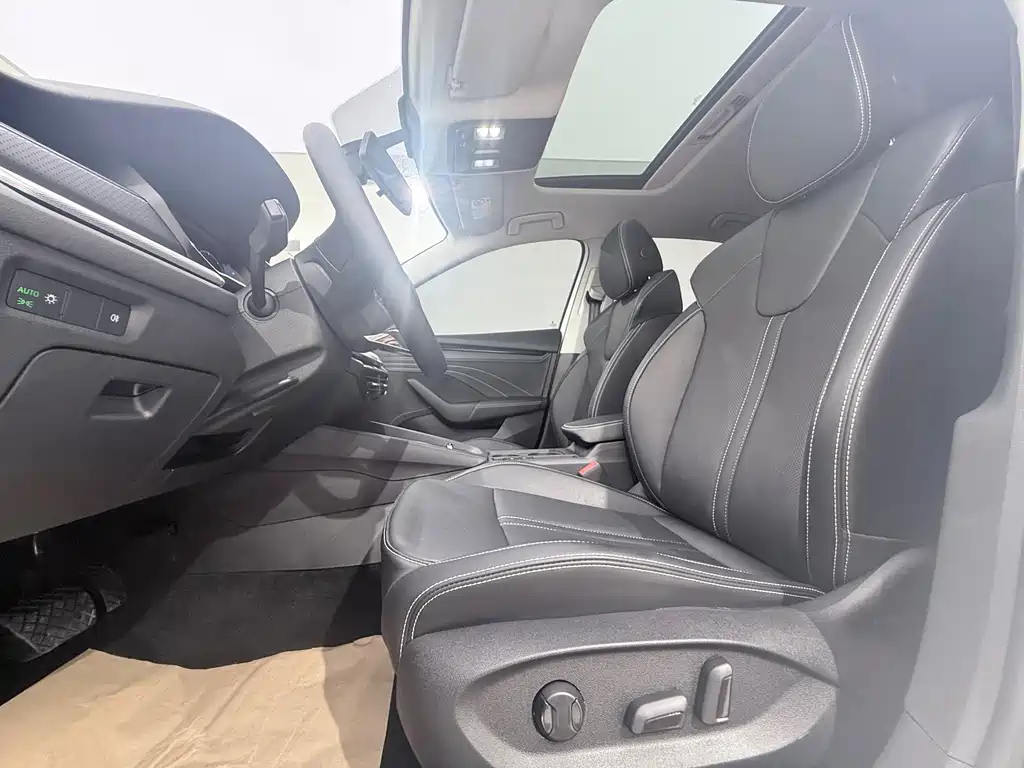 Skoda Octavia 2024 — фото 7