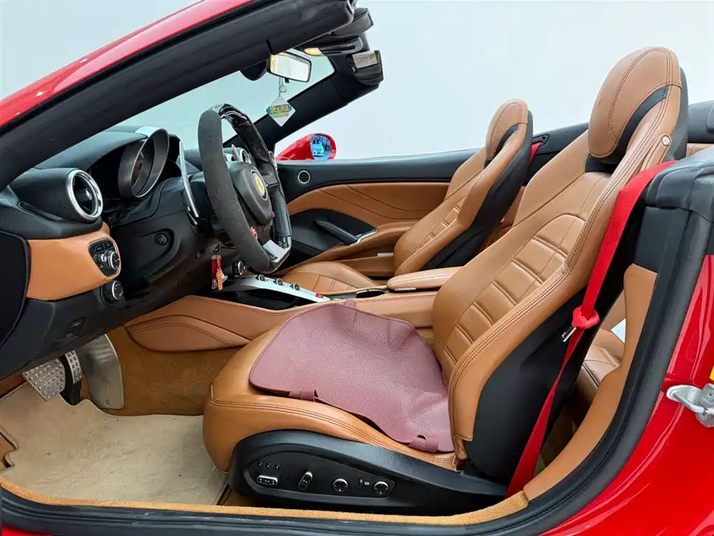 Ferrari California T 2015 — фото 15