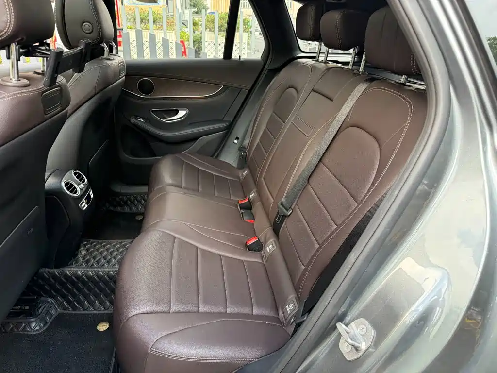 Mercedes-Benz GLC 2018 — фото 12