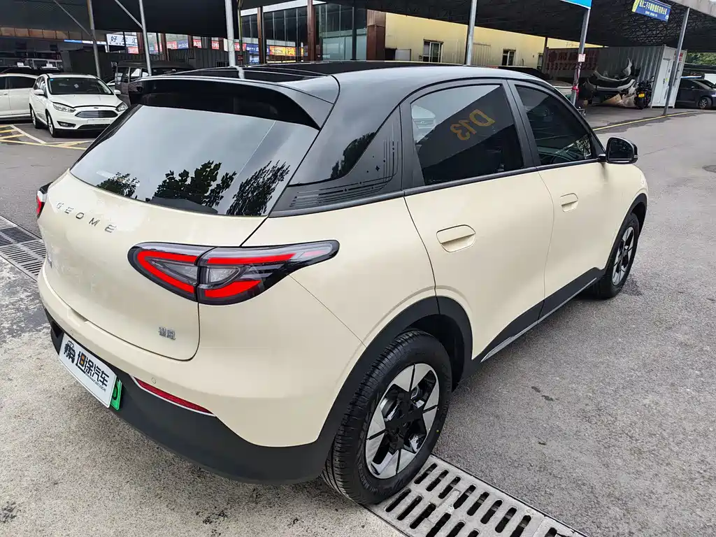Geely Galaxy Starwish 2025 — фото 31