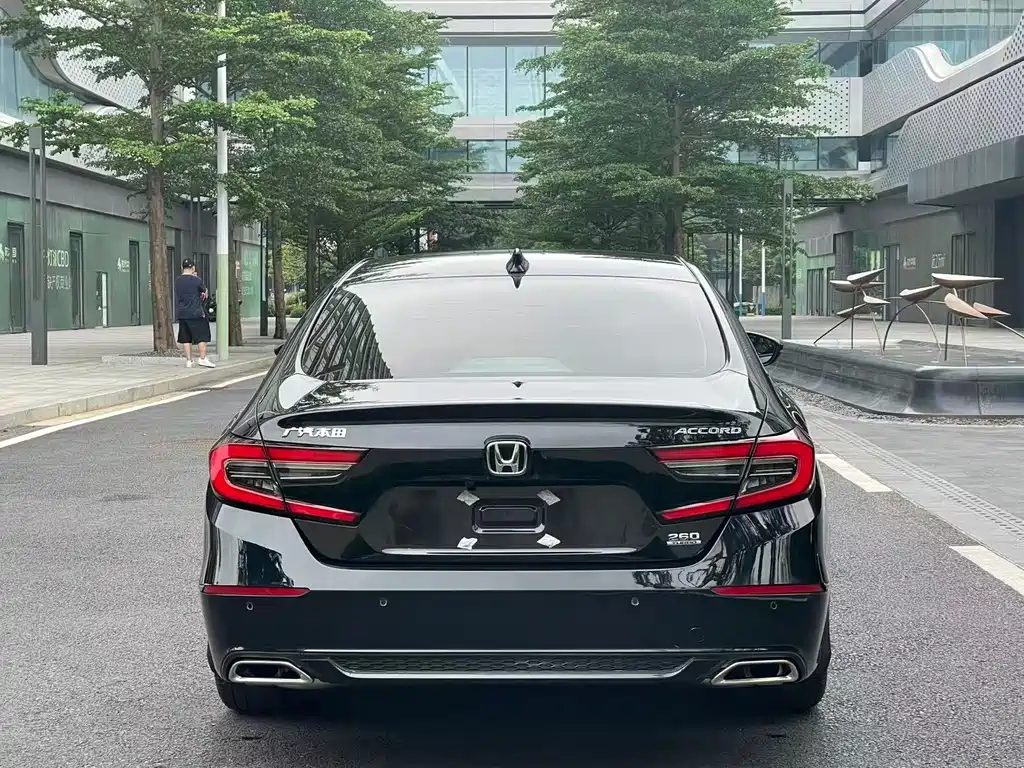 Honda Accord 2022 — фото 17