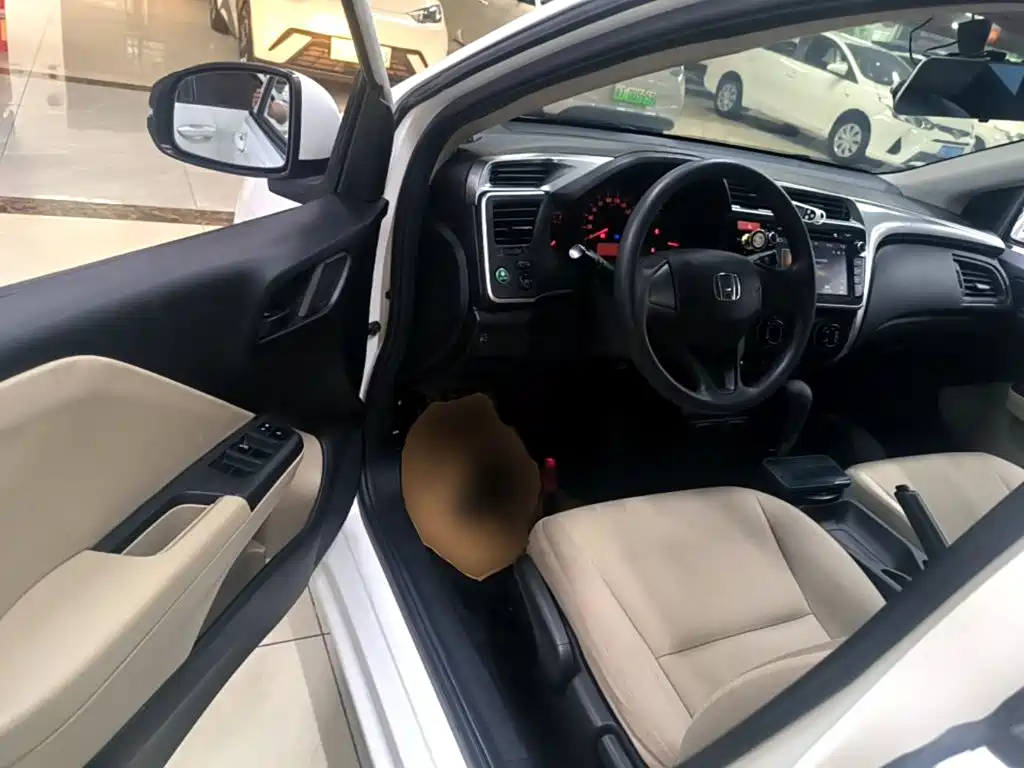 Honda City 2016 — фото 16