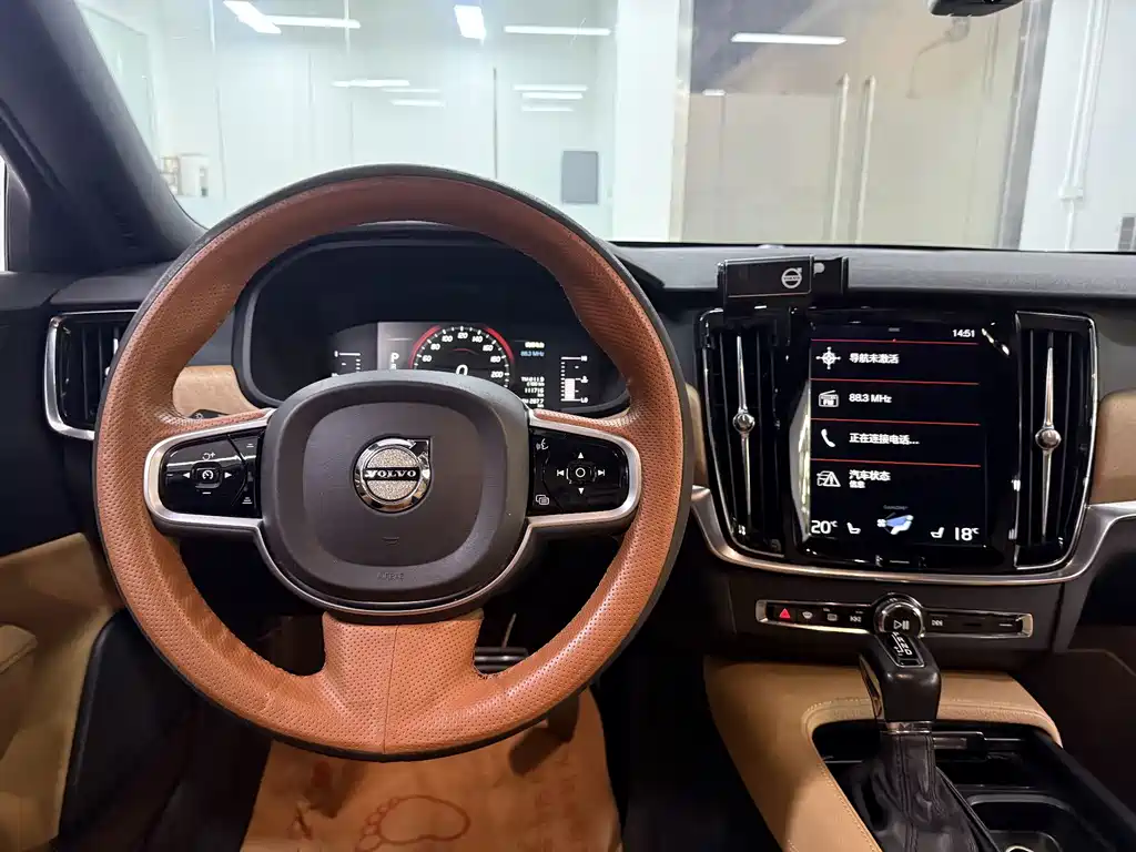 Volvo S90 2019 — фото 16