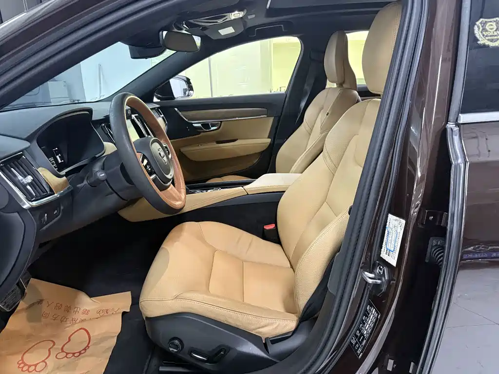Volvo S90 2019 — фото 10