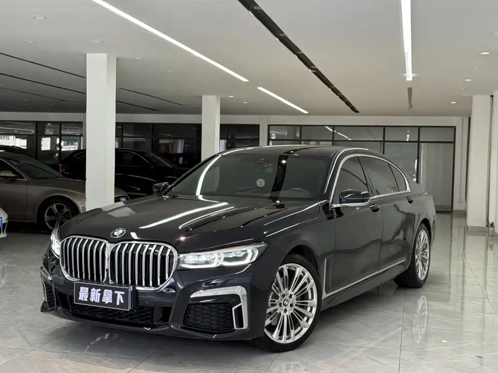 BMW 7 Series 2022 — фото 1