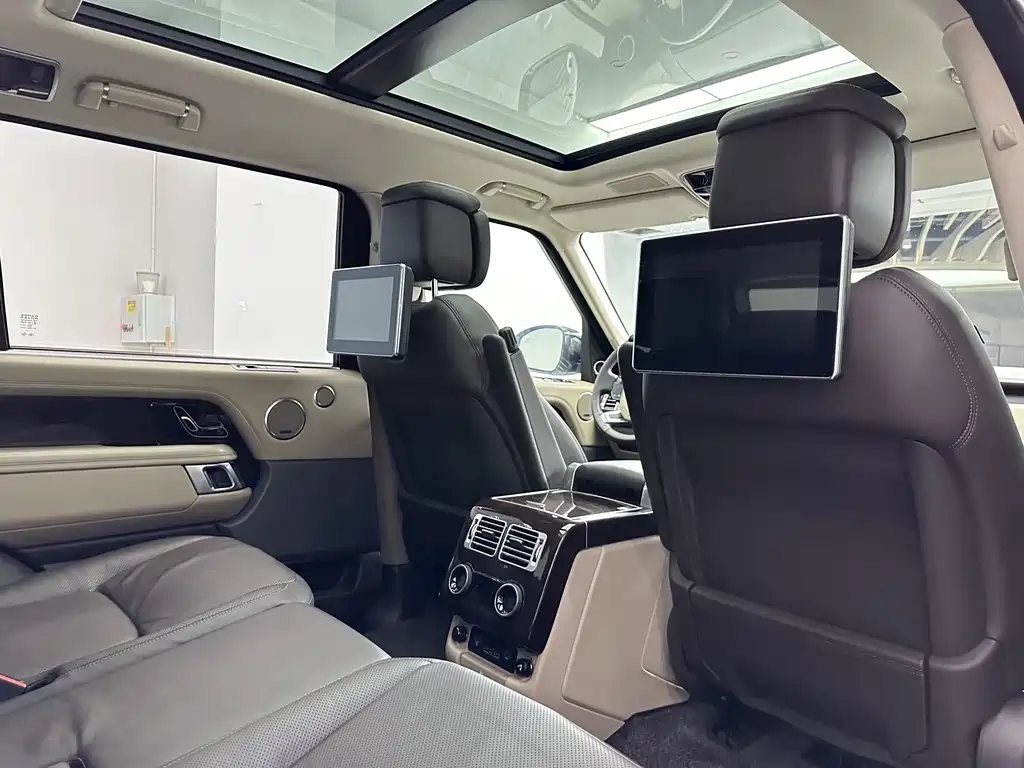 Land Rover Range Rover 2022 — фото 17