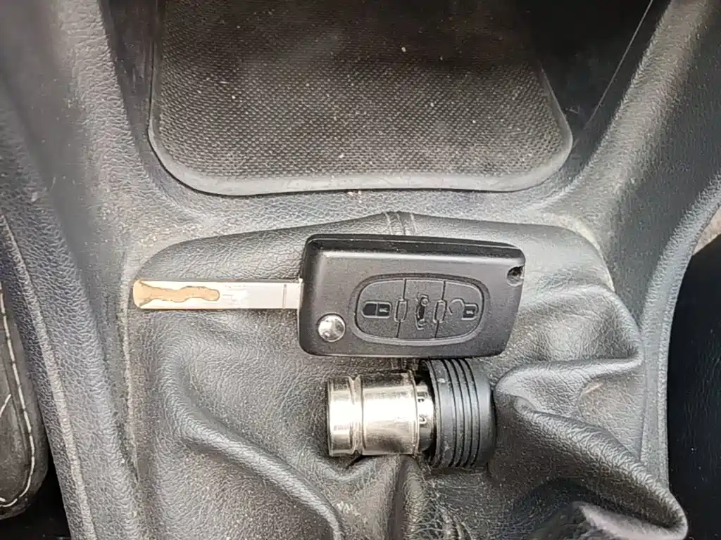 Peugeot 308 2016 — фото 9