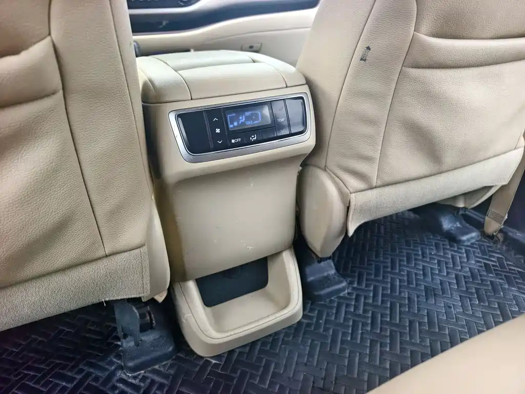 Toyota Highlander 2017 — фото 15