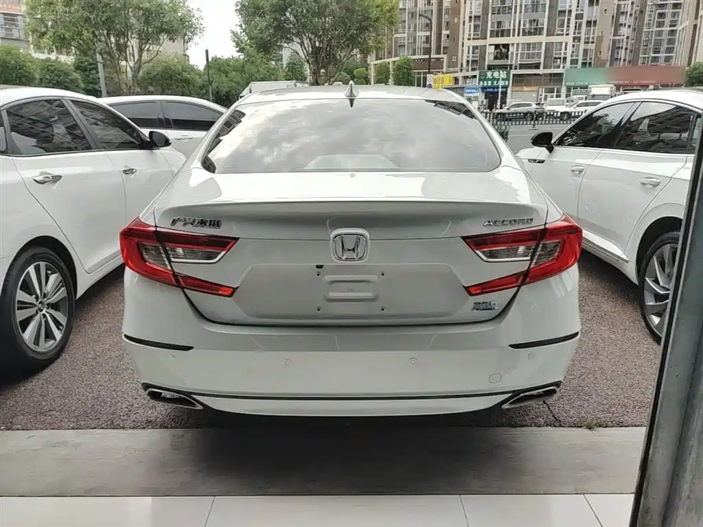 Honda Accord 2019 — фото 6