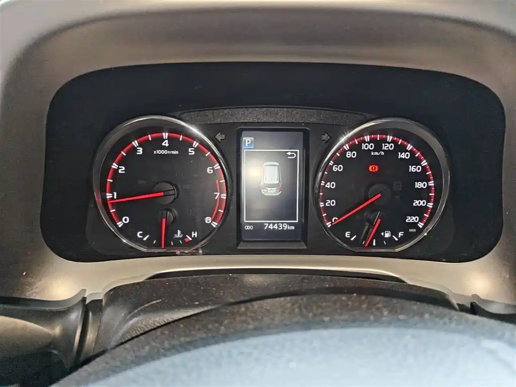 Toyota RAV4 2019 — фото 12
