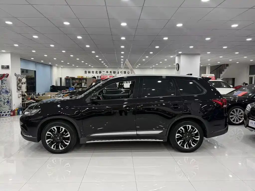 Mitsubishi Outlander 2021