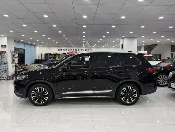 Mitsubishi Outlander 2021