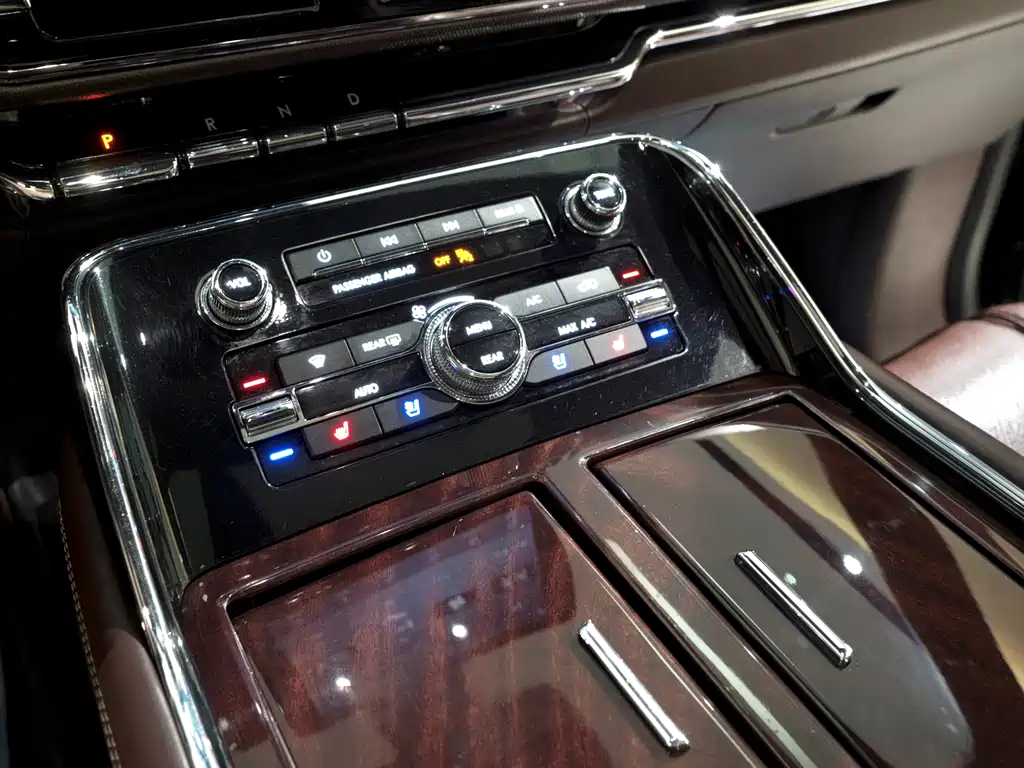 Lincoln Navigator 2020 — фото 13