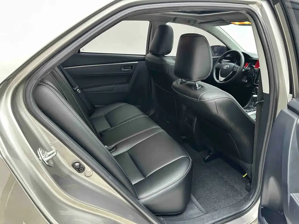 Toyota Corolla 2016 — фото 14