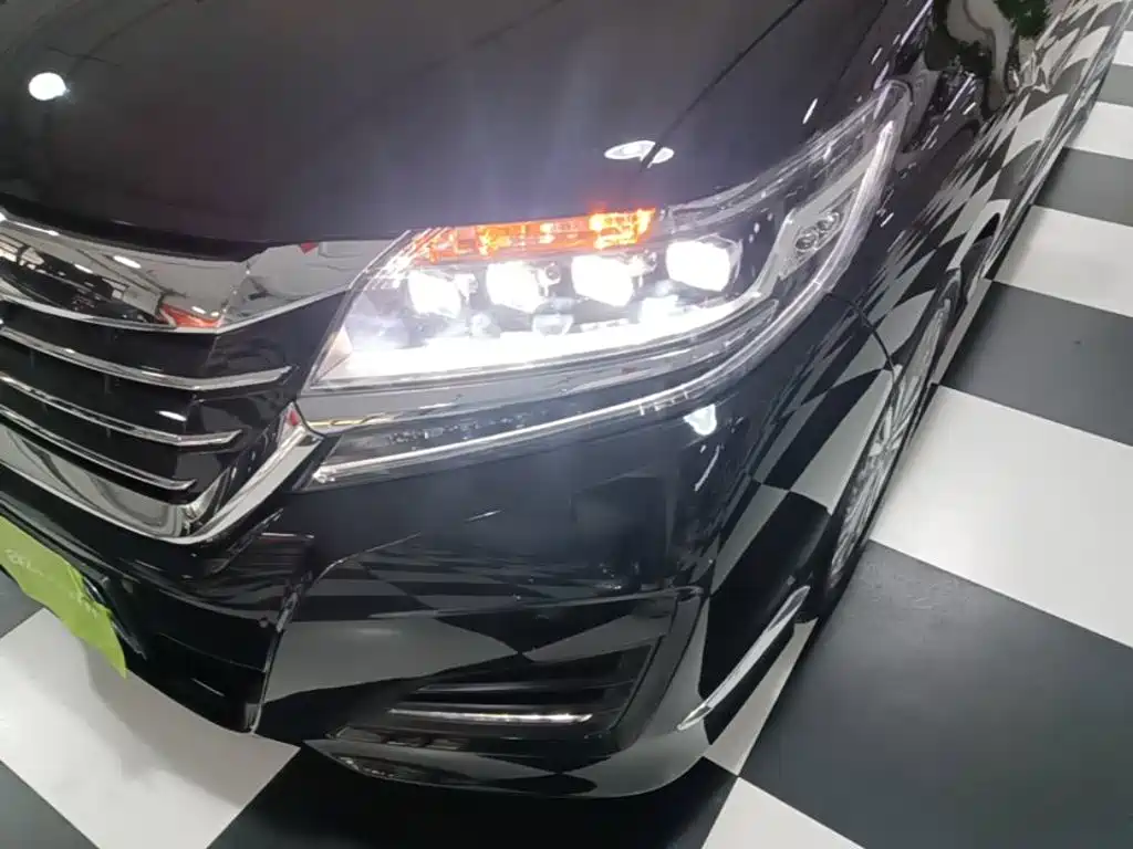 Honda Elysion 2018 — фото 24