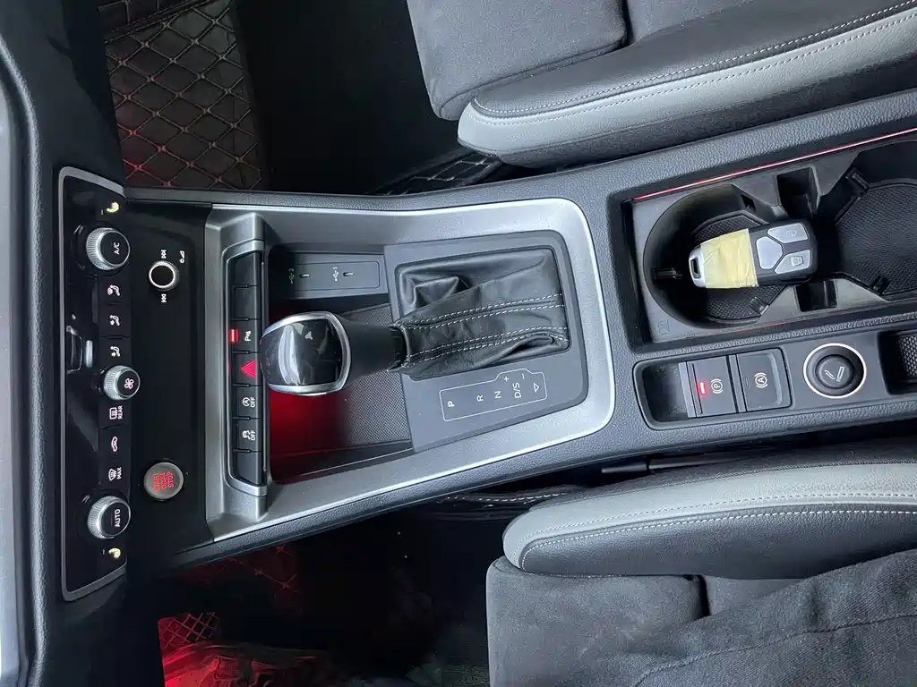 Audi Q3 2023 — фото 11