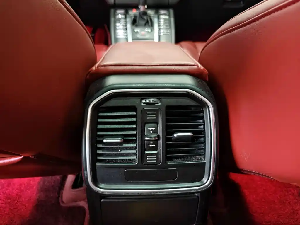 Porsche Macan 2016 — фото 19