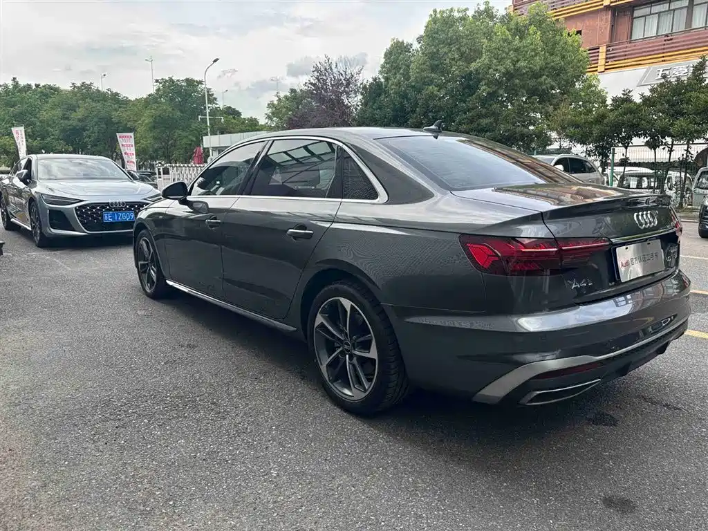 Audi A4L 2023