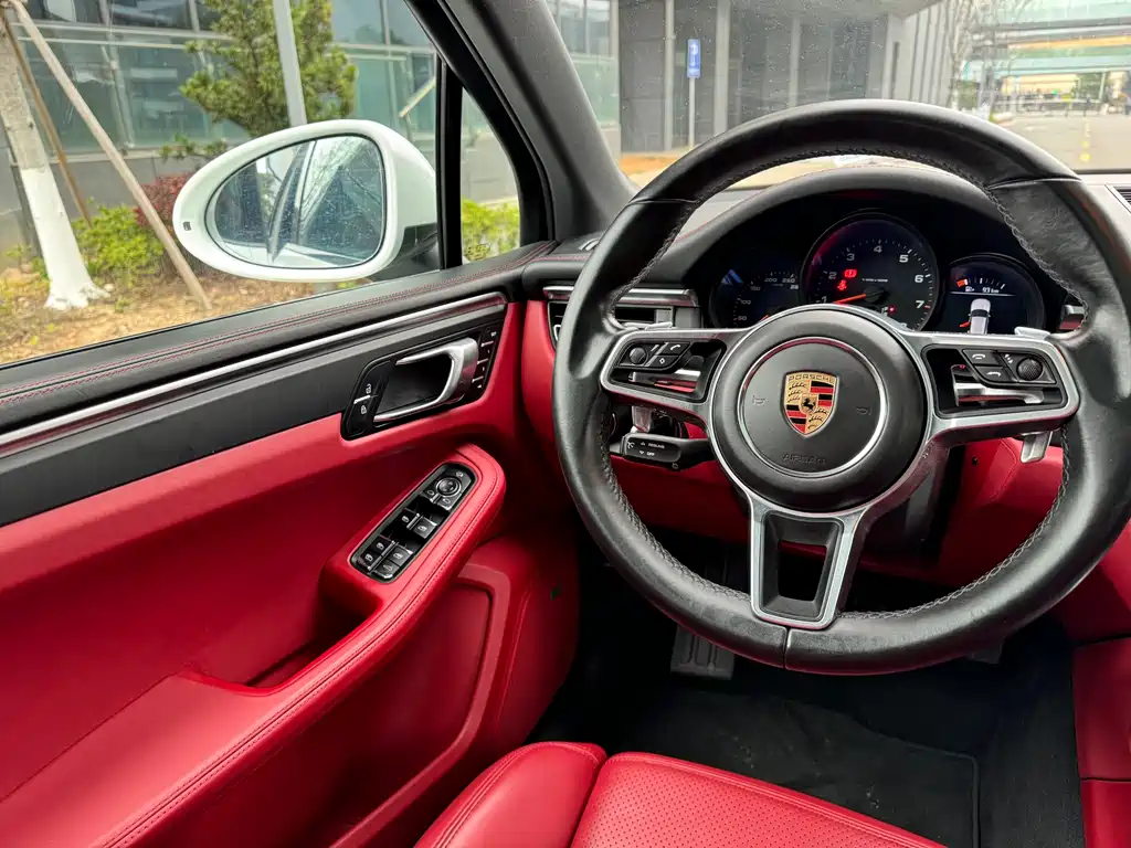 Porsche Macan 2020