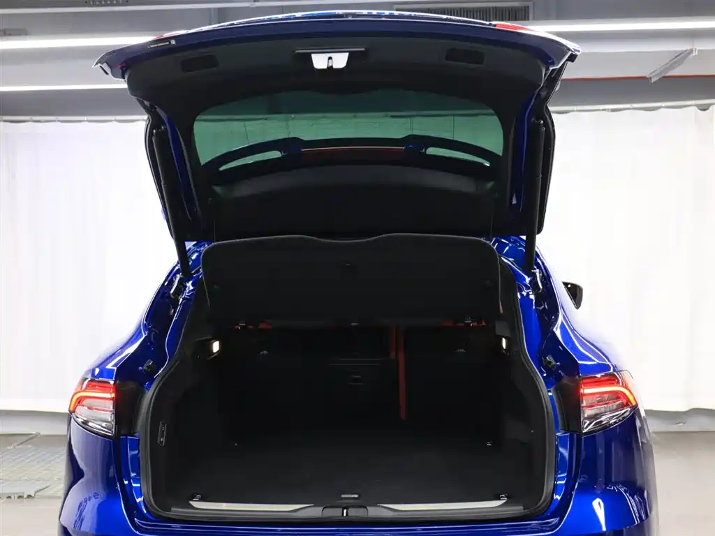 Maserati Levante 2023 — фото 26