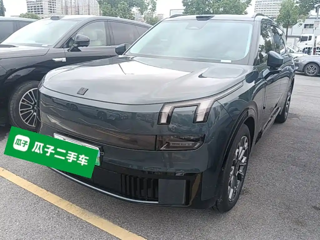 Lynk & Co 900 2025