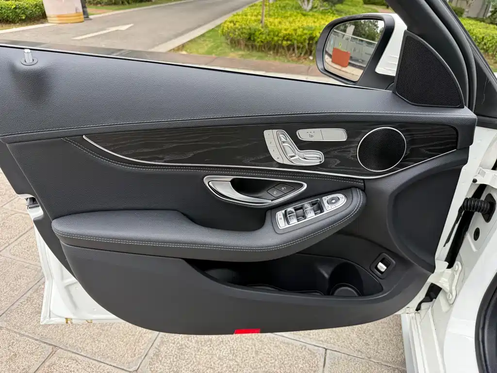 Mercedes-Benz C-Class 2020 — фото 17