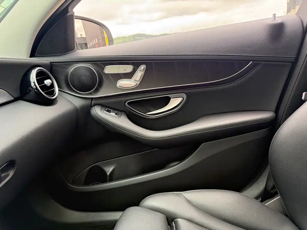 Mercedes-Benz C-Class 2020 — фото 28