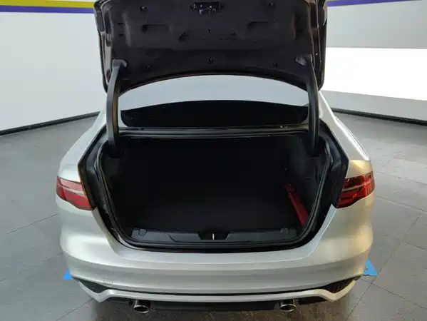 Jaguar XEL 2021