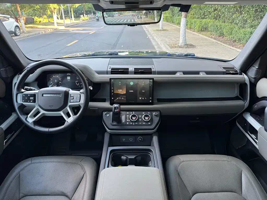 Land Rover Defender 2022 — фото 14