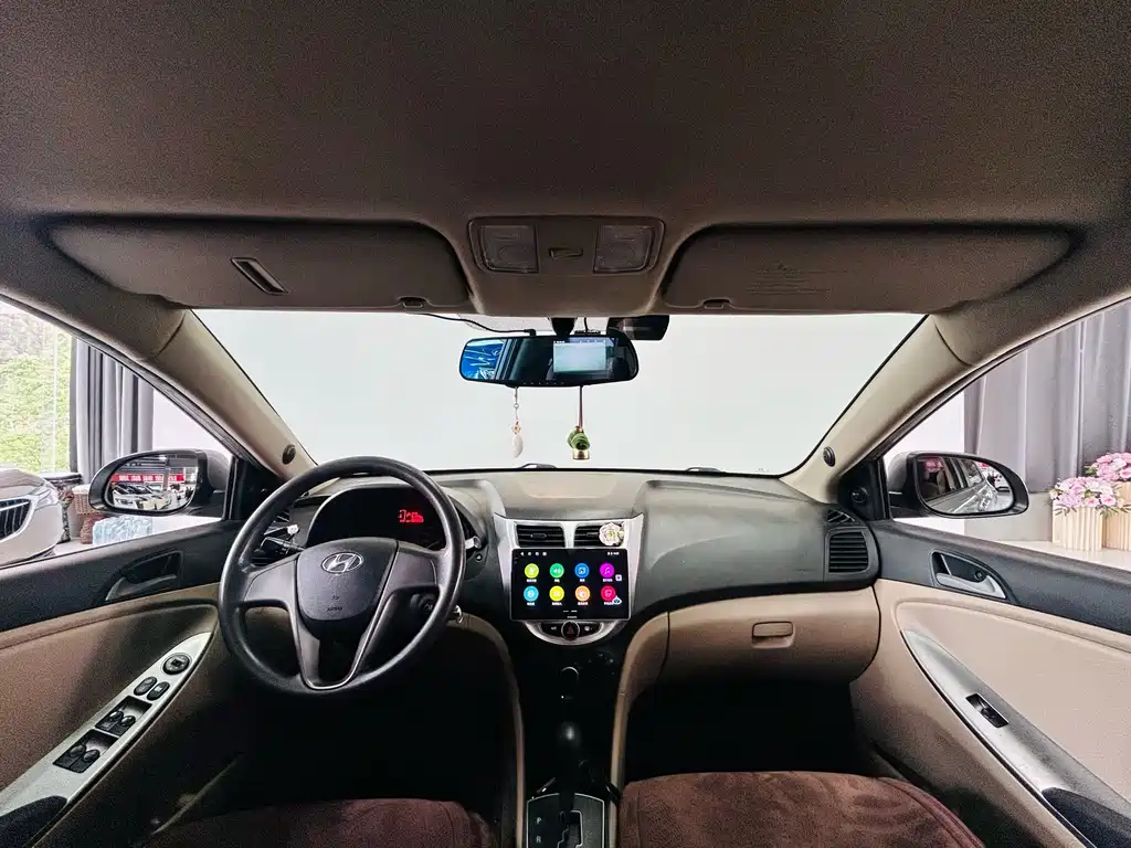 Hyundai Verna 2015 — фото 5